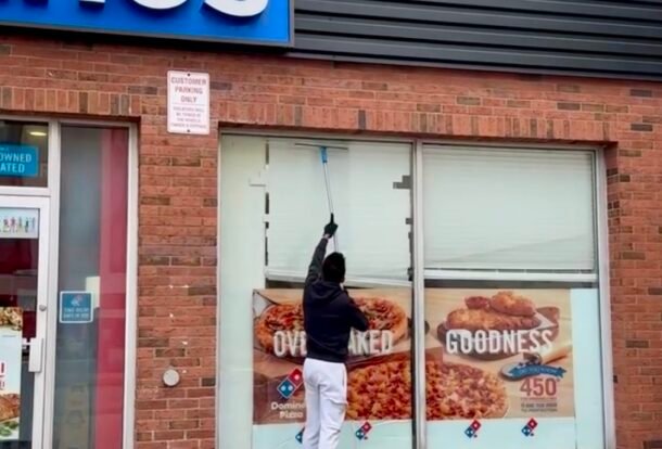 Streak-free window cleaning services in Niagara for homes and businesses.