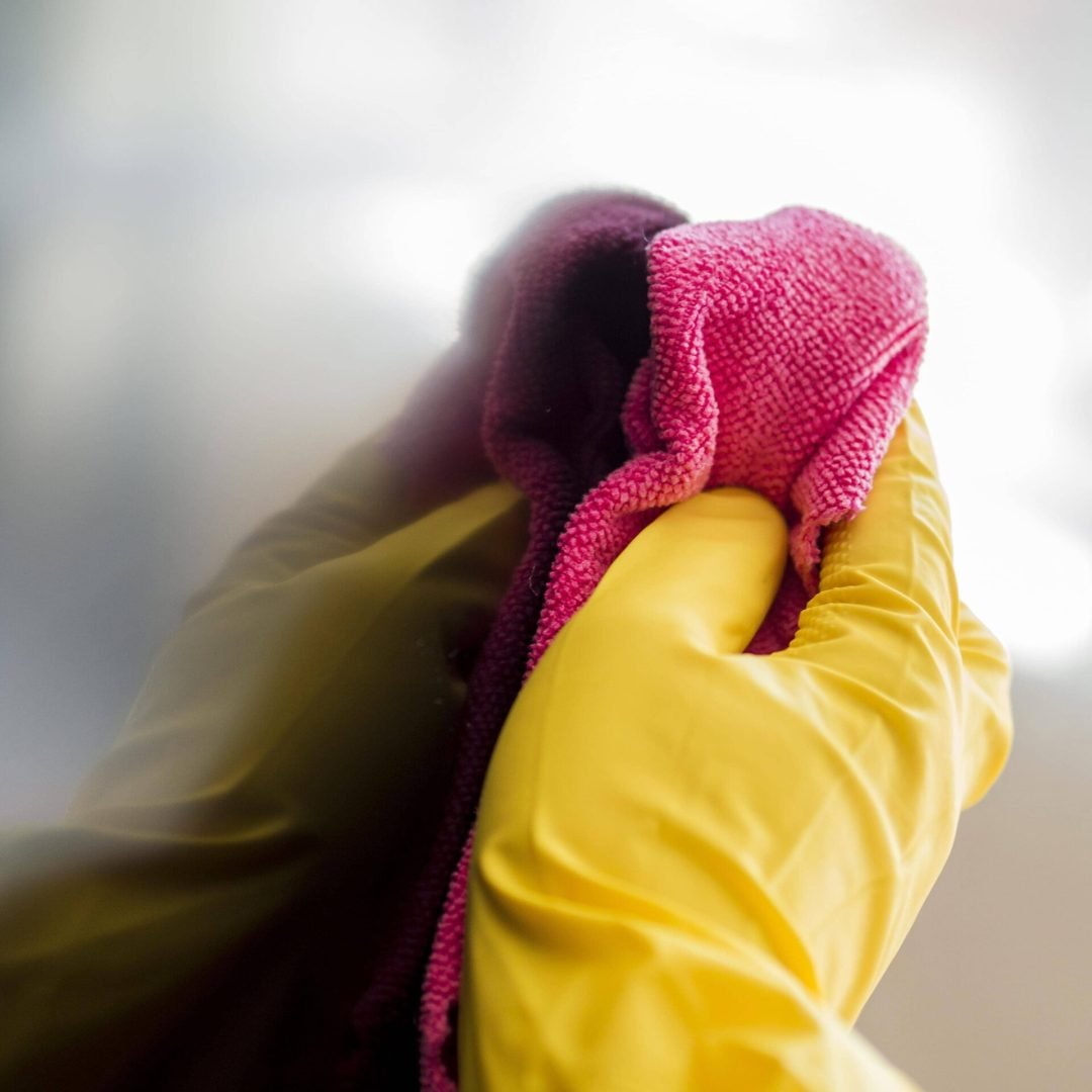 Specialized cleaning services in Niagara for upholstery, floors, and exteriors.